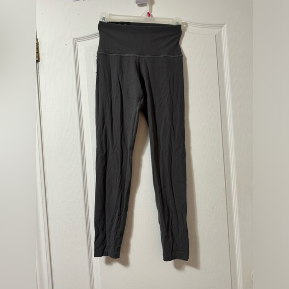 Aritzia TNA zip up legging set - Picture 4 of 8